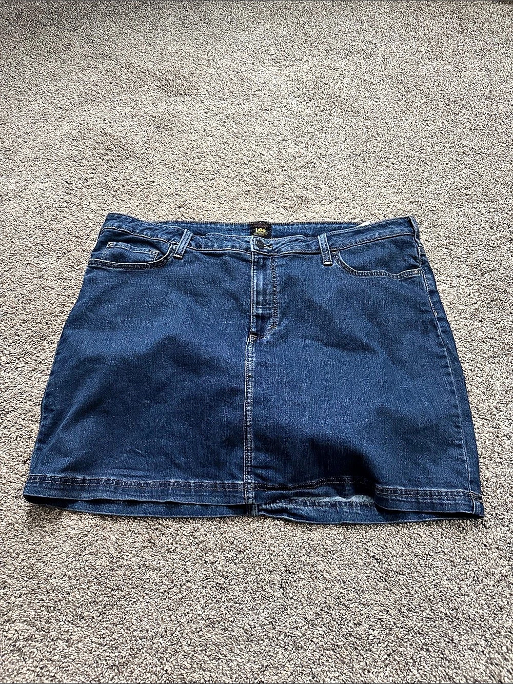 Lee Women's 22 Pull On Denim Skort in Blue EUC